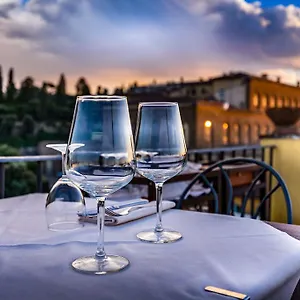La Scaletta Al Ponte Vecchio מלון